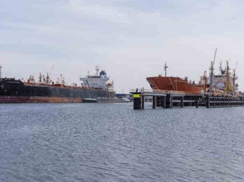 Oceangoing tankers in Amsterdam_Carl De Keyzer | Magnum