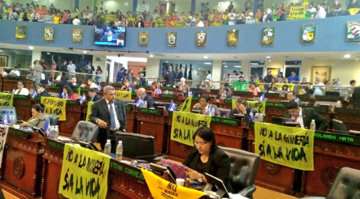El Salvador Asamblea Legislativa Votando